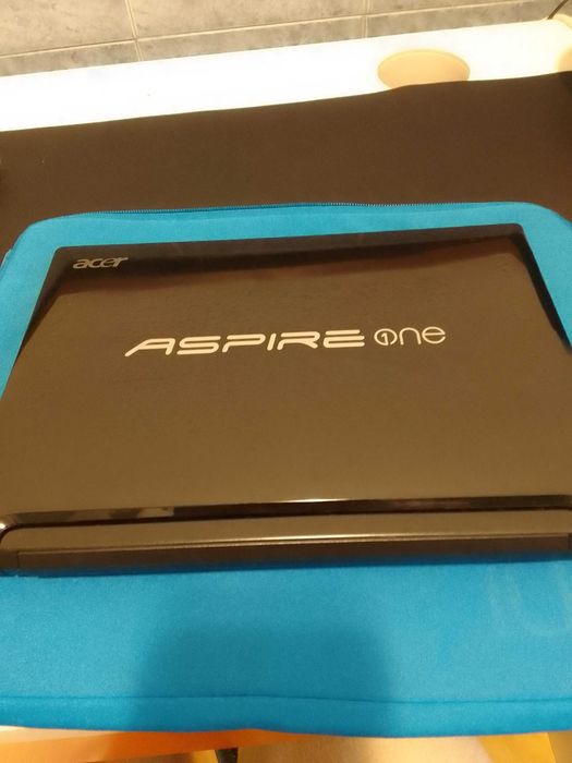 Mini Computador ASPIRE ONE D255E/Maquina Fotográfica NIKON COOLPIX A10