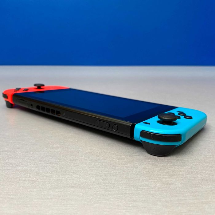 Nintendo Switch V2 (Neon Blue/Red)