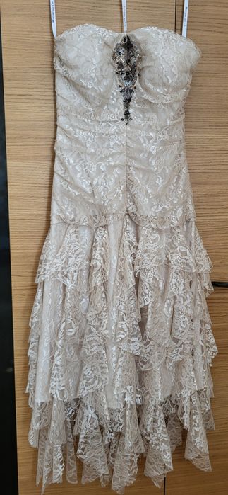 Sukienka Morgan&Co kremowa ecru bez ramion koronka frędzle ślub wesele