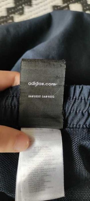 Adidas vintage spodenki krótkie logo haft essentials