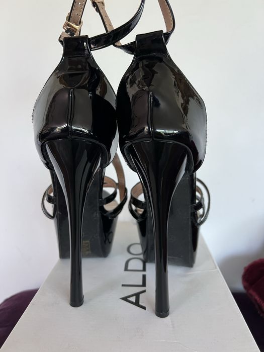 Bardzo wysokie szpilki platformy 38 / 39 czarne lakierki nowe