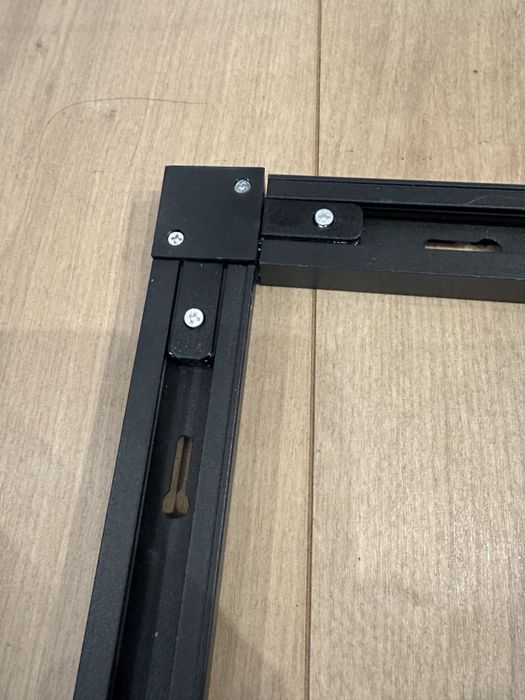 Oświetlenie szynowe 2m+1m  oraz dwa reflektory LED