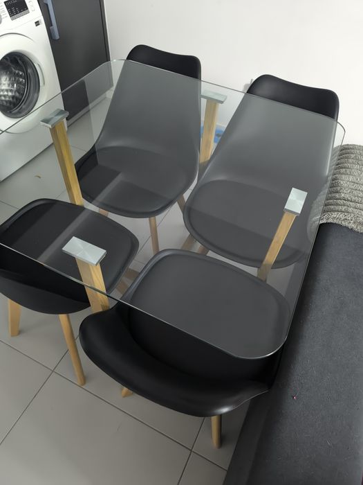 Mesa com 4 cadeiras