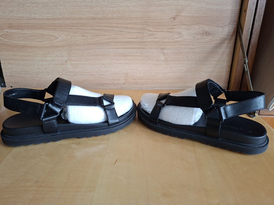 Sandały CATWALK- Deichmann rozm.38 dł.wkładki 24 cm.