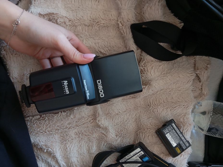 спалах Nikon di600
