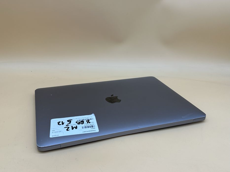 Macbook pro 2022 m2 512gb як не робочий
