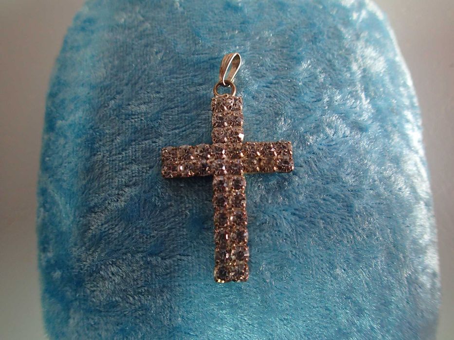 Crucifixo antigo em strass e metal