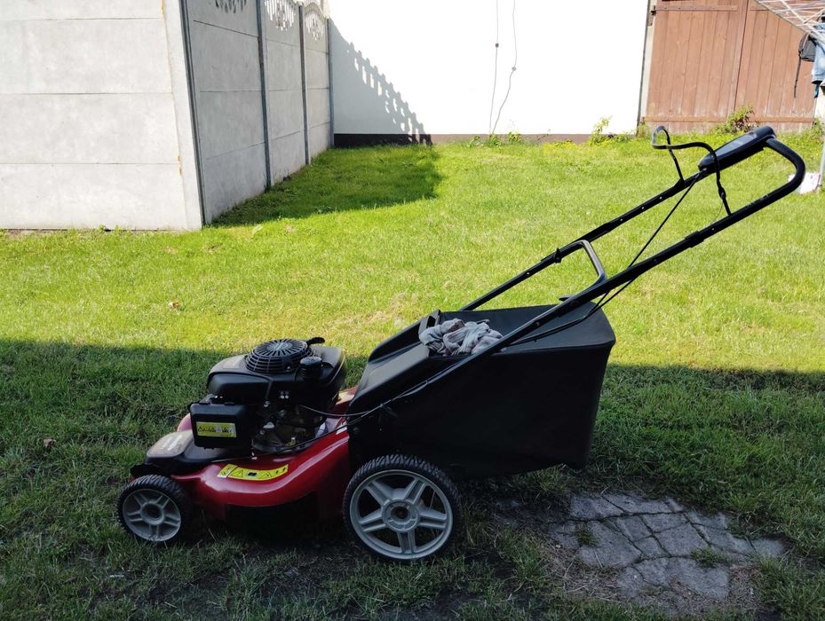 Kosiarka spalinowa Gardiol Editon 1 z napedem producent Husqvarna