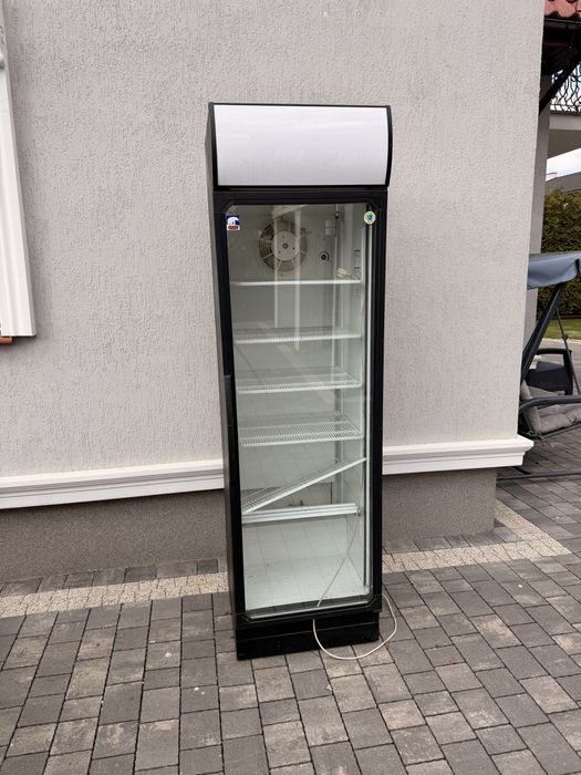 Sprzedam lodówkę witrynę szafę chłodniczą