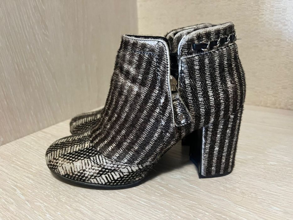 Черевики ботильйони Chanel. Оригінал