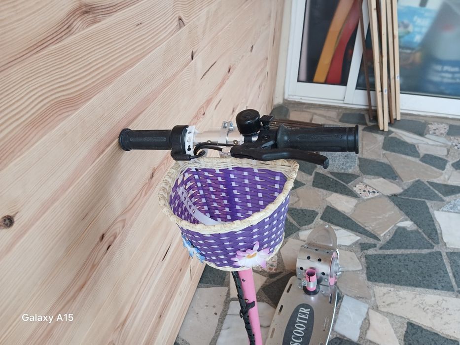 Trotinete elétrica menina