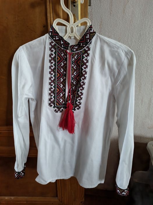 Продаю Вишиванку  10 р.