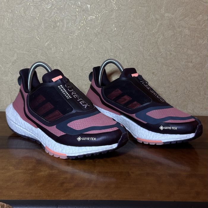 Кросівки Adidas Ultraboost 22 Gore-Tex Continental жіночі 40 25