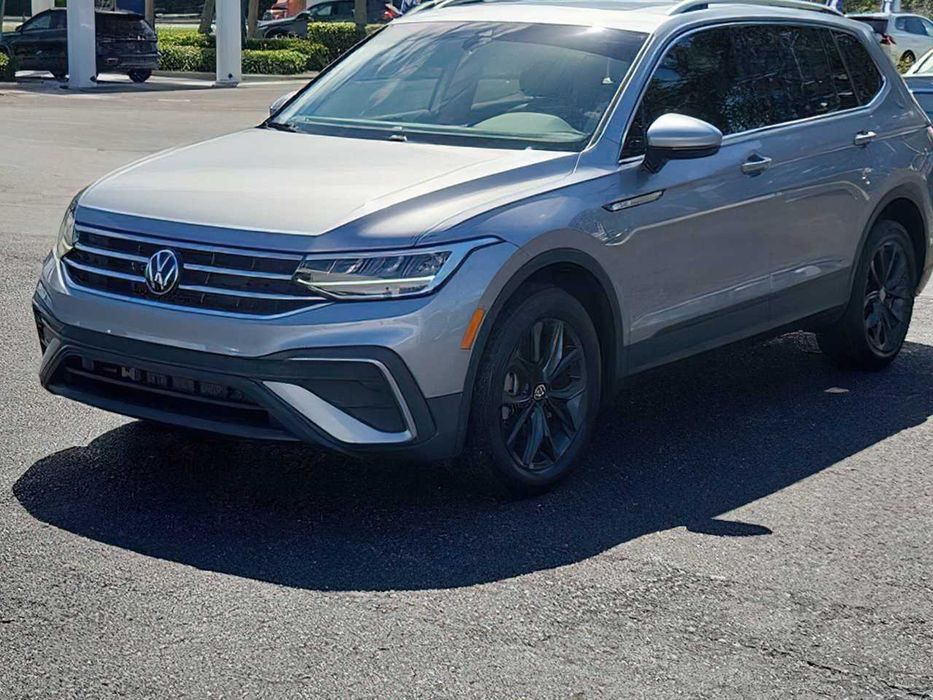 Volkswagen Tiguan      2024