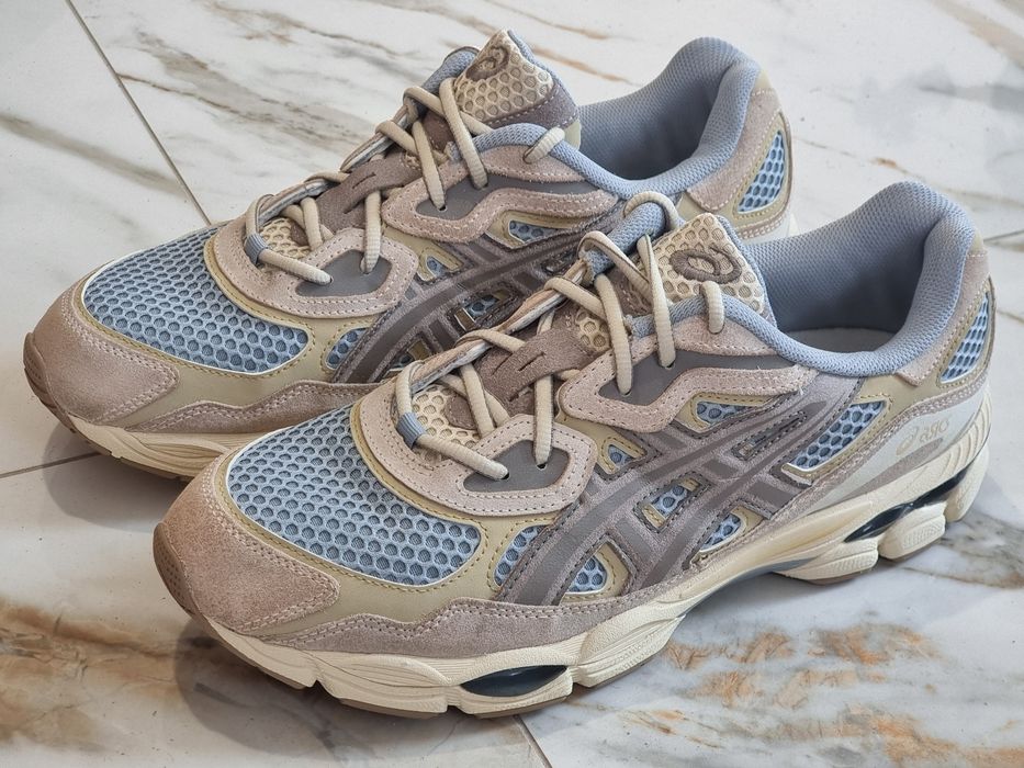 Оригінал 100% кросівки Asics Nyc   EURO 46.5