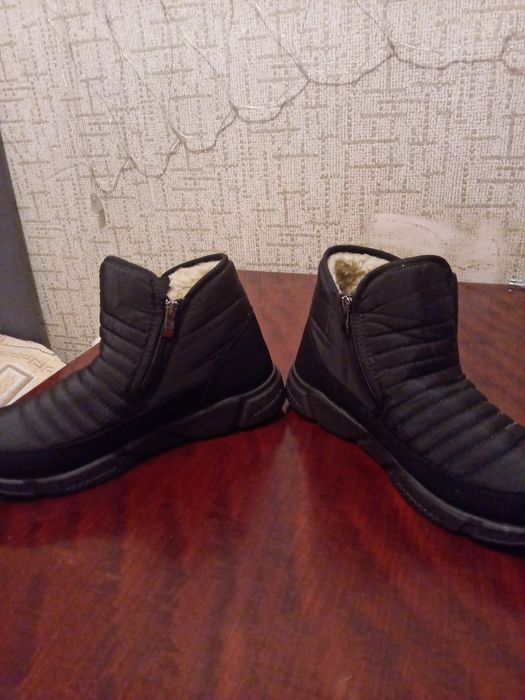 Продам дутики - полусапожки.