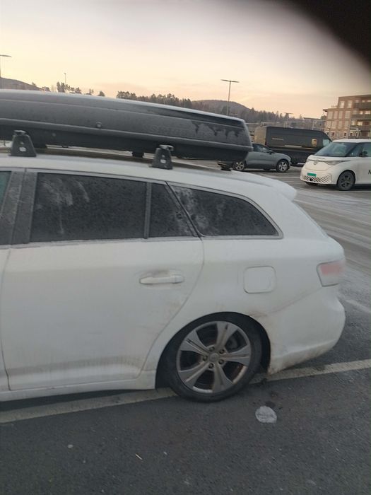 Sprzedam toyota Avensis D4D