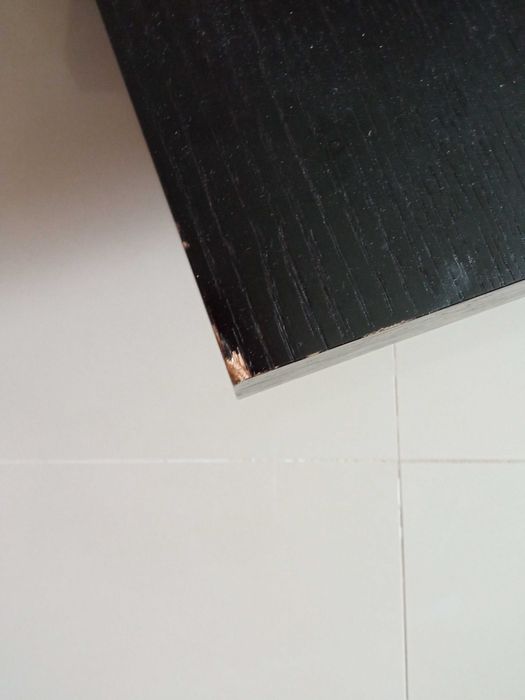 Mesa de centro quadrada rotativa usada