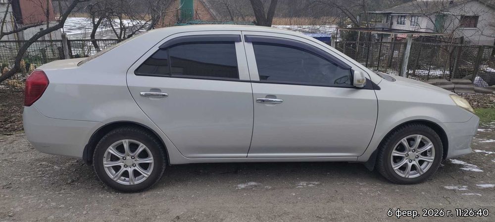 автомобиль Geely MK