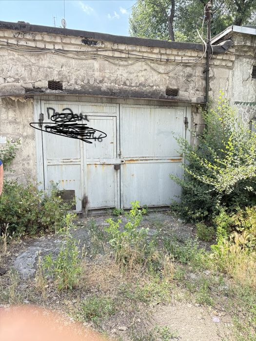 Продам капитальный гараж в г. Каменское, ул. Московорецкая.