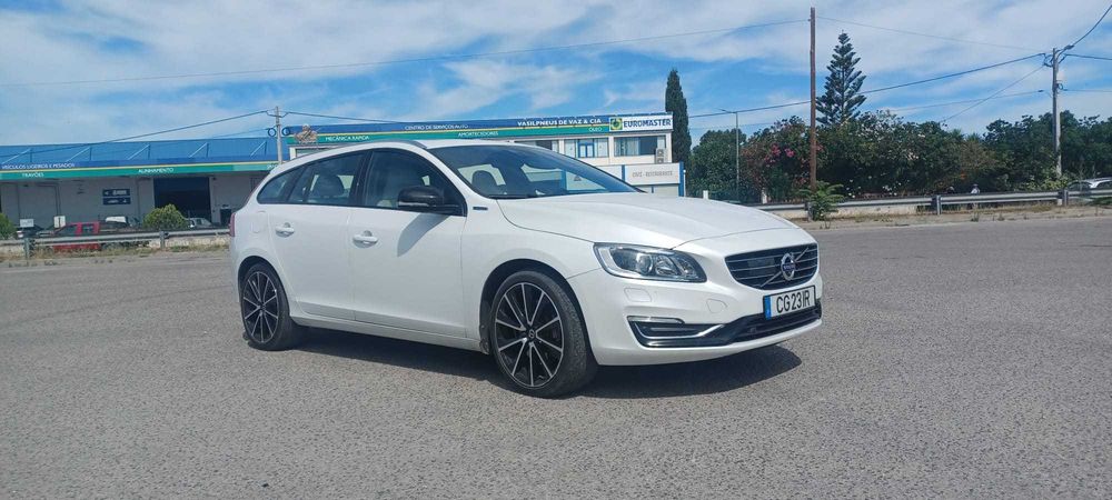 VOLVO V60 D5 plug in  2015