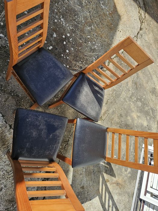 Mesa de jantar com 4 cadeiras