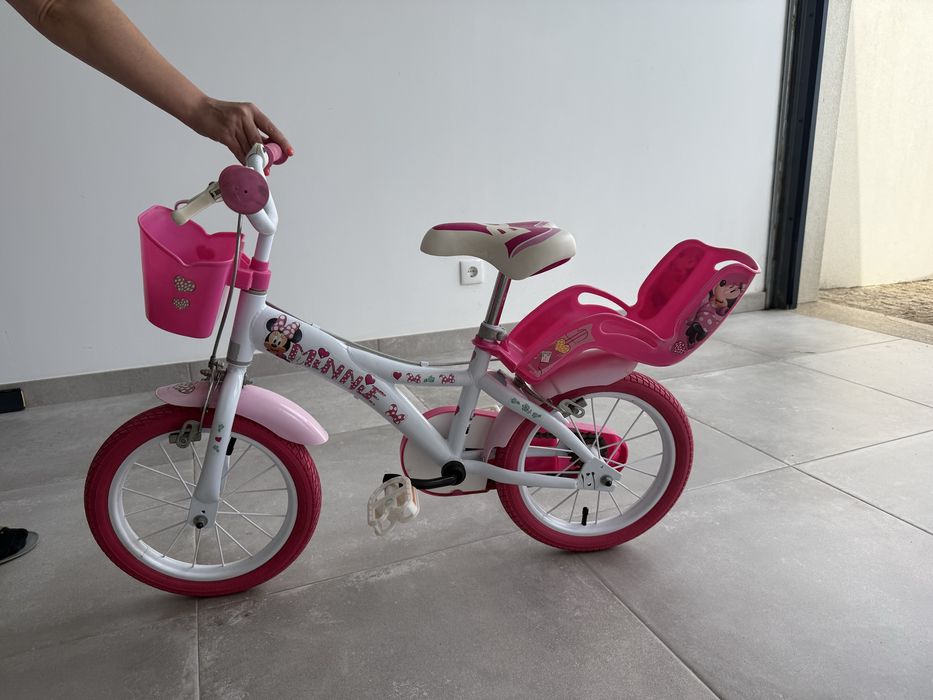 Bicicleta de menina rosa