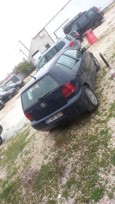 Polo ano 200   *    700€