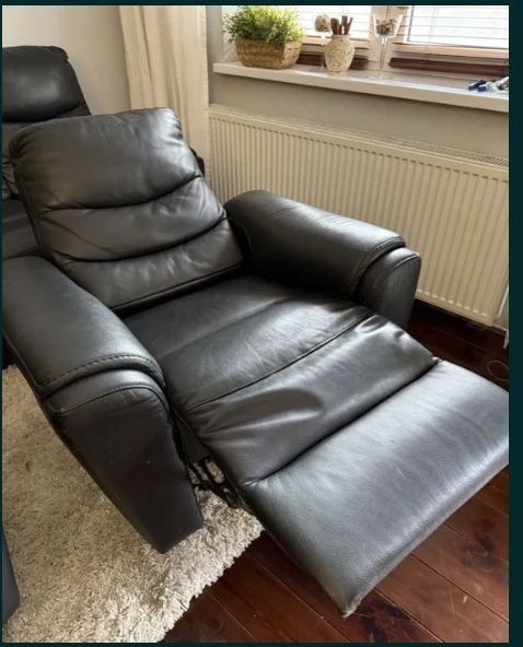 Шкіряне крісло реклайнер