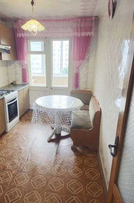 Продам 3 кімнатну квартиру на Черемушках, вул. Бреуса / Єфімова. 65м2, 6 поверх