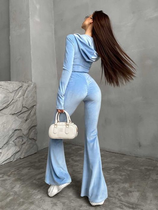 Жіночий велюровий комбінезон весна/Женский комбинезон велюр мод 612