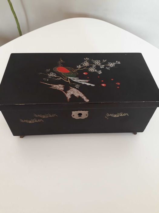 Stara pozytywka,szkatułka z laki