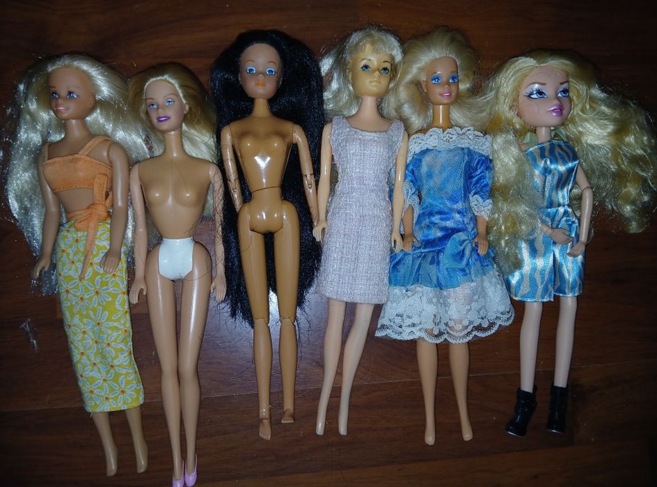 Bonecas Barbie e outras