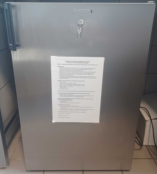 Lodówka na próbki