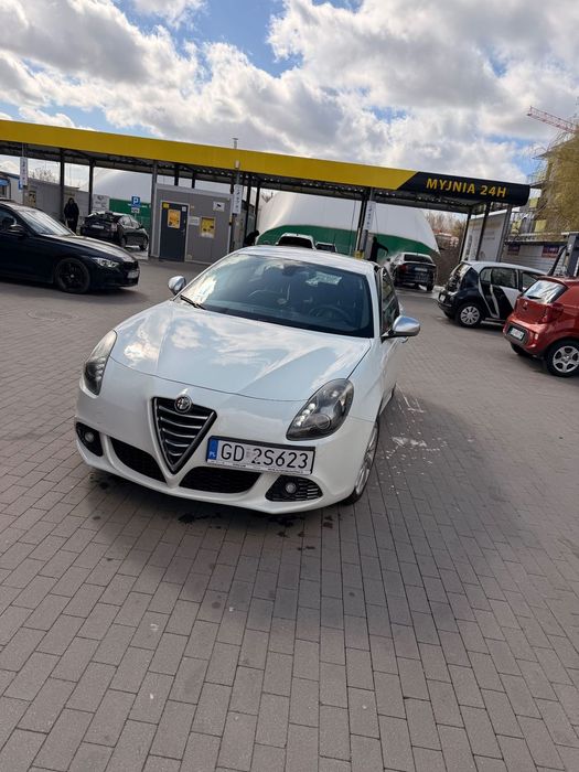 Alfa Romeo Giulietta Alfa Romeo Giulietta 2011 rok, niski przebieg