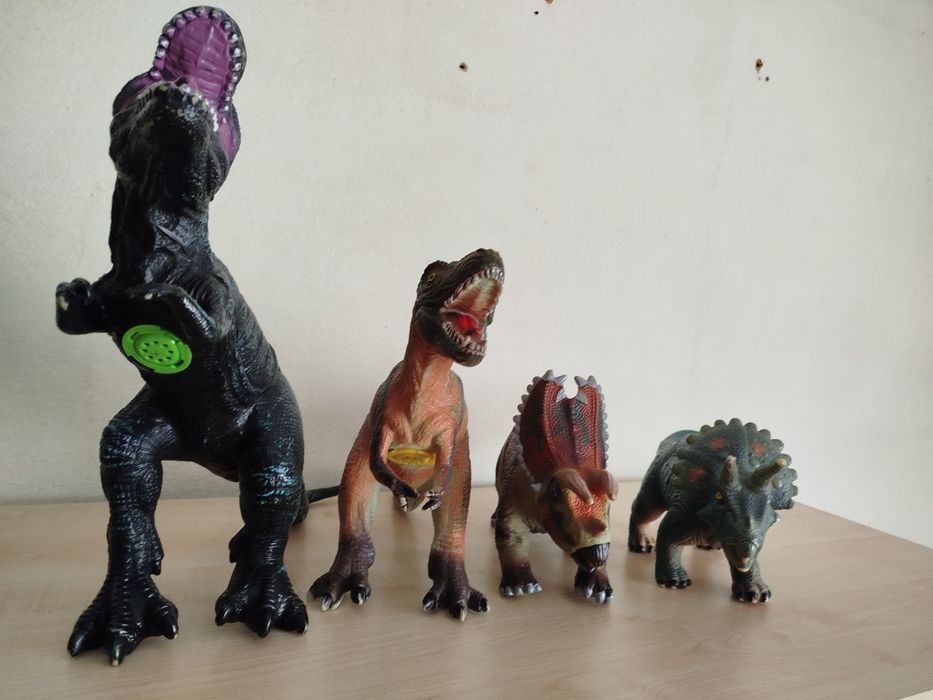 Динозавры на батарейках