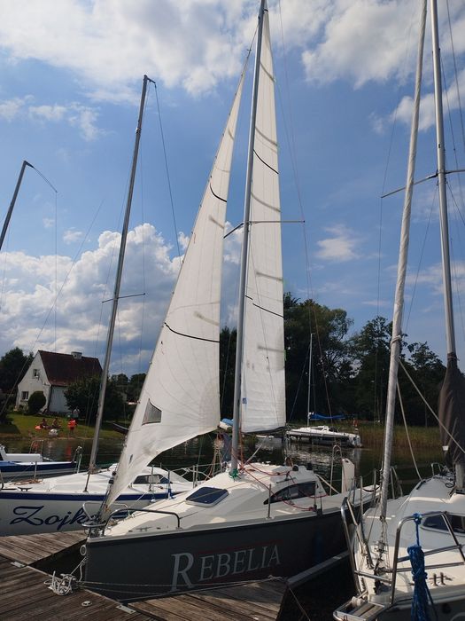 Sprzedam yacht żaglowy Saturn 23 GT turystyczno-regatowy  ,kompletny