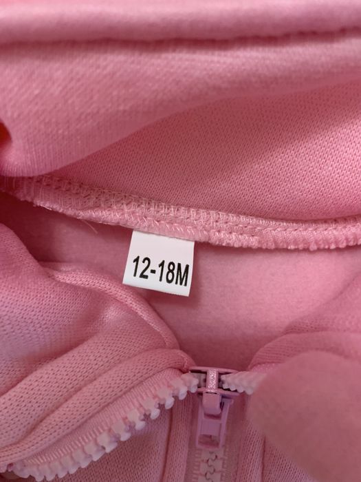 Новий спортивний костюм для дівчинки