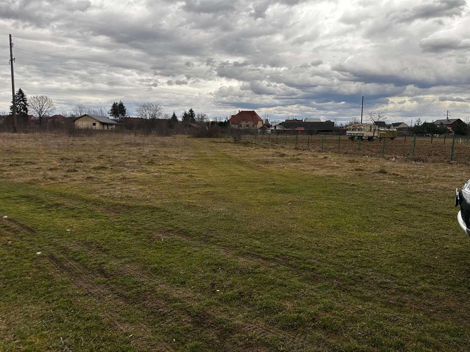 Продається земельна ділянка в смт. Буштино