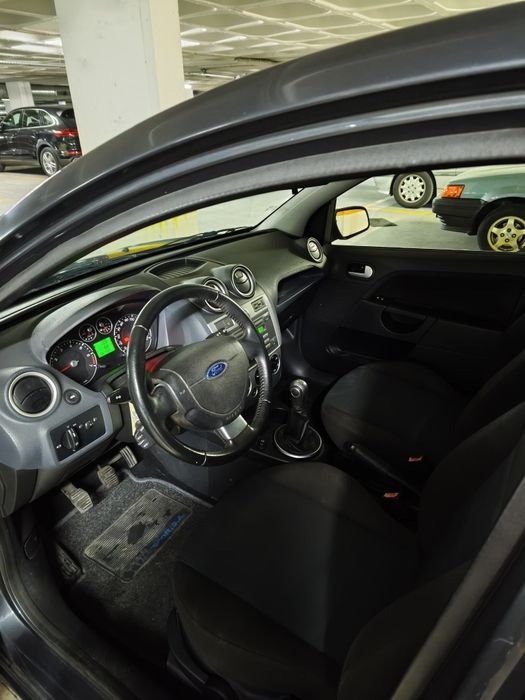 Ford Fiesta 61.500km c/ Ar Condicionado