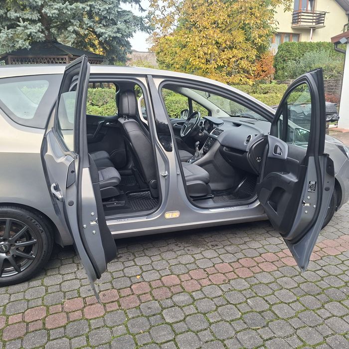 Opel Meriva 1,4pb - 2013 rok