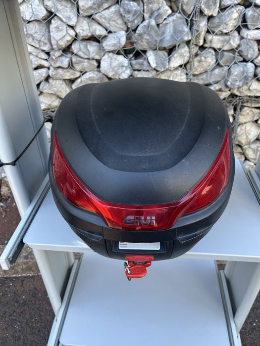 Top Case Givi bom estado