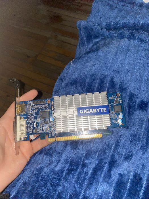 Видеокарта Gigabyte GeForce 210