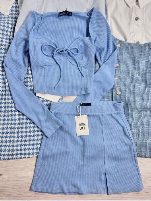 Продам трендовий блакитний костюмчик у рубчик.