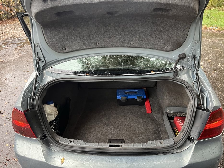 Продам BMW E90 320d