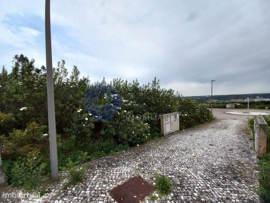 Lote de terreno para construção próximo de Constância no Centro de Por
