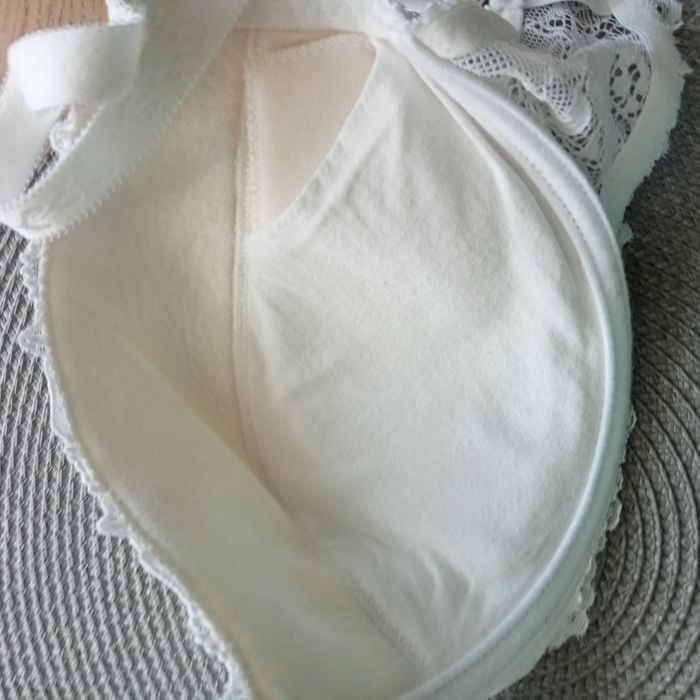 Biustonosz push up, koronkowy, biały, duży Ava  70G