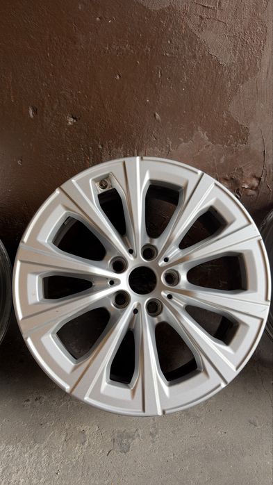 Felgi BMW 17” V-Spoke 775 5x112 G21 G20