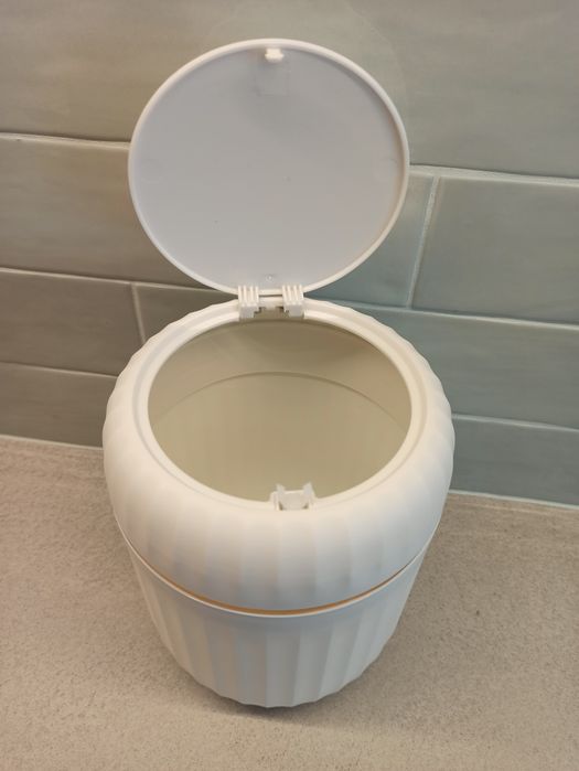 Kosz kolumnowy na biurko