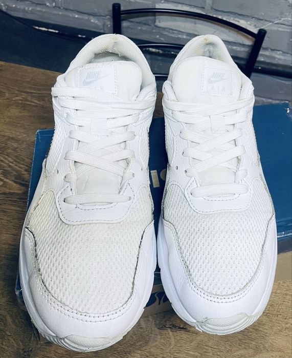 Кроссовки  Nike Team Hustle